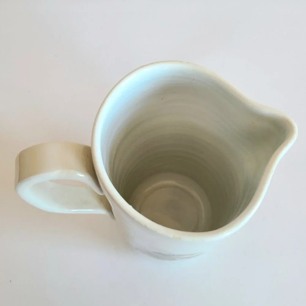 Hand made hand painted Italy pitcher with cherries design. - Picture 4 of 10